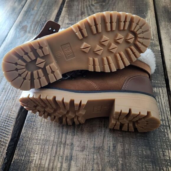 Time-and-tru Women's White and Brown Boots Size 6 Wide - Picture 5 of 6